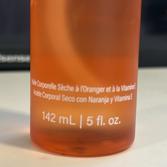 Plantheory Energizing Dry Body Oil - Picture 2 of 3